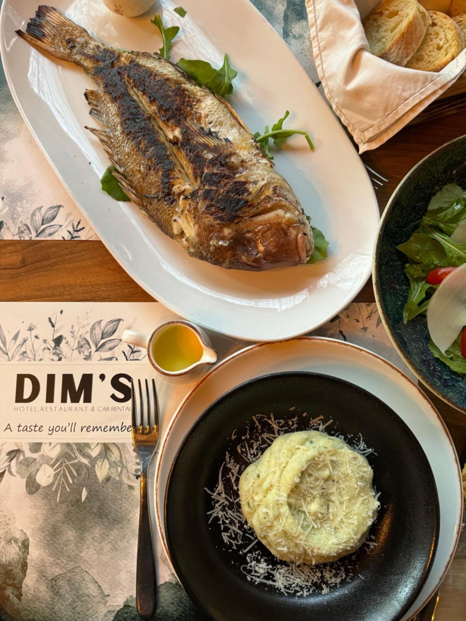 Dim'S Hotel & Restaurant Korce Exterior photo