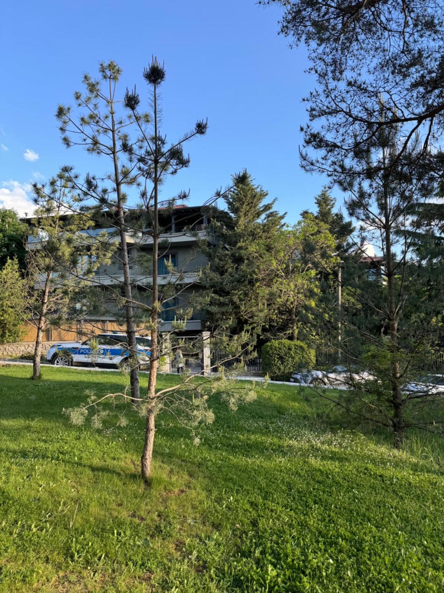 Dim'S Hotel & Restaurant Korce Exterior photo