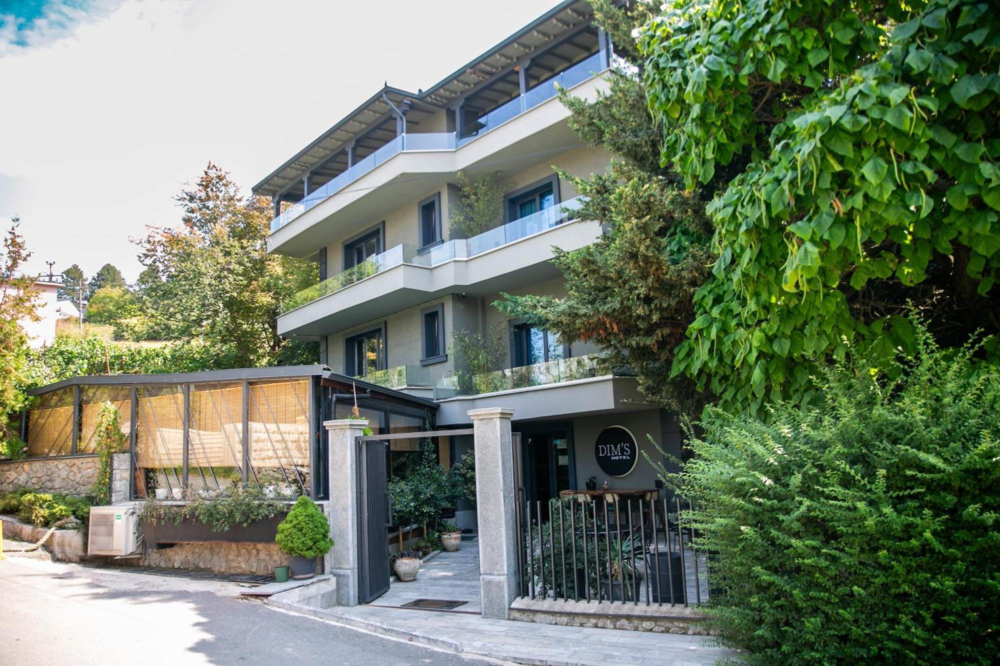 Dim'S Hotel & Restaurant Korce Exterior photo