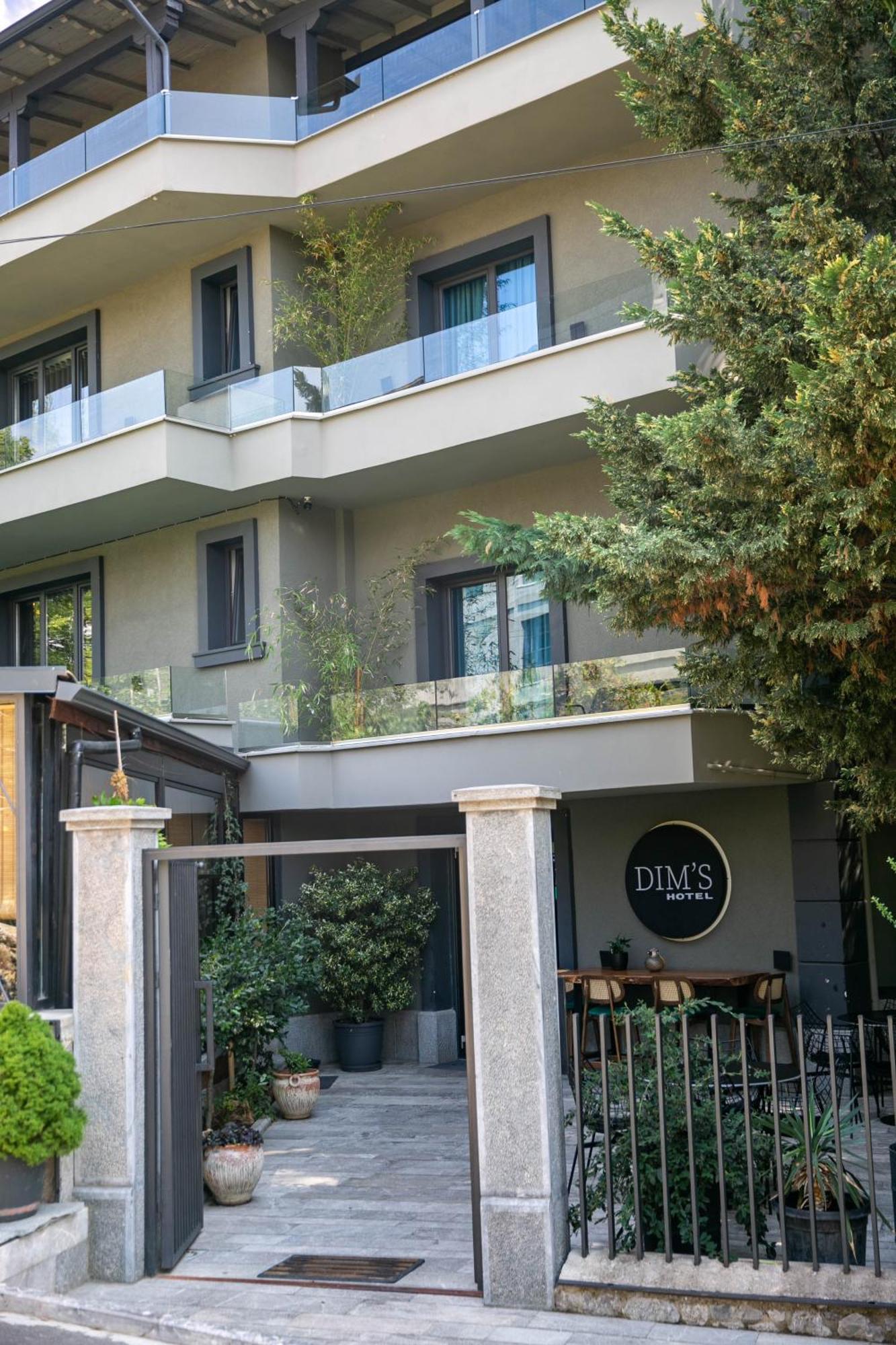 Dim'S Hotel & Restaurant Korce Exterior photo